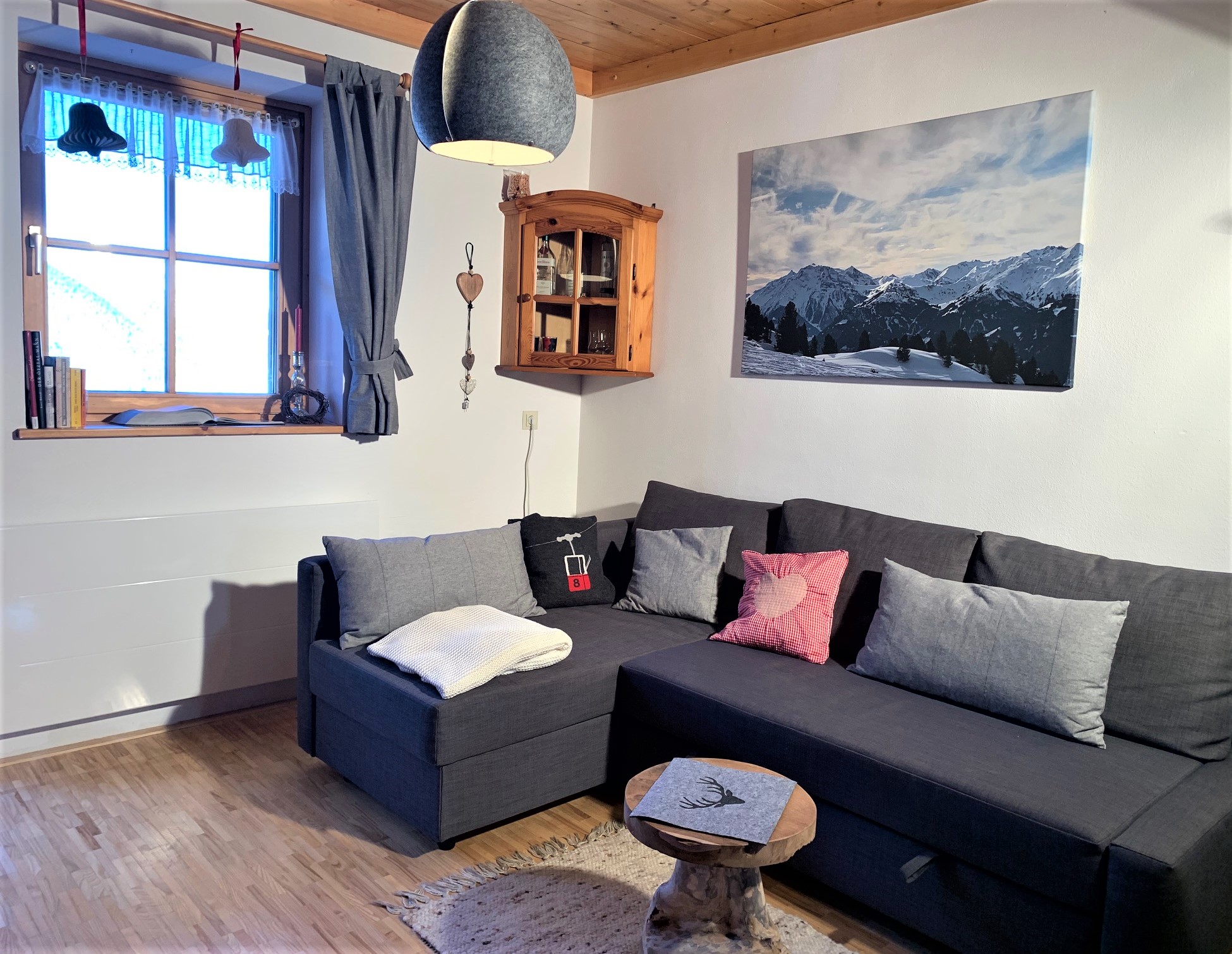 Wohnzimmer mit Couch